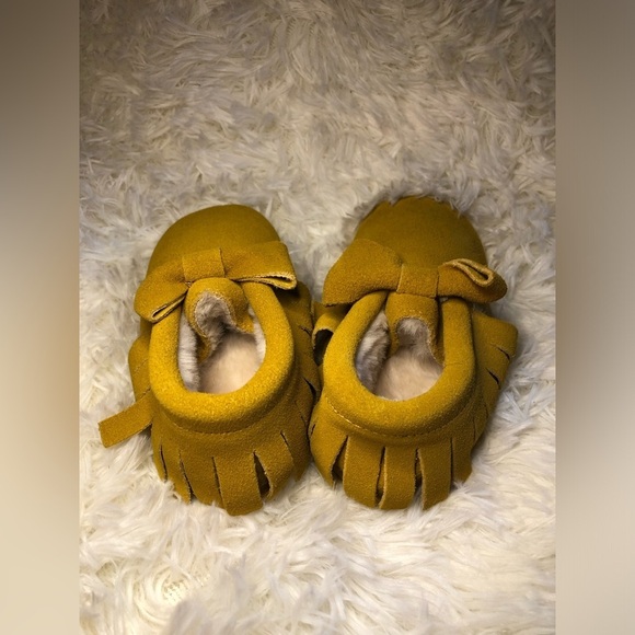 Monkey feet Yellow Bow Kids Shoes - Picture 8 of 16